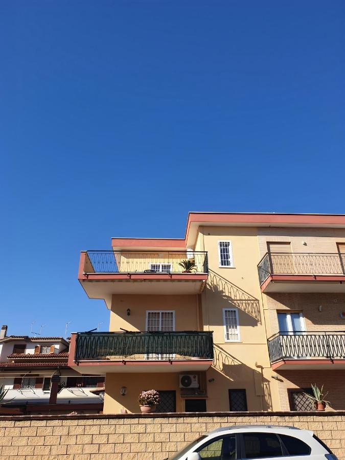 Attico Con Terrazzo Relax Apartment Ladispoli Luaran gambar