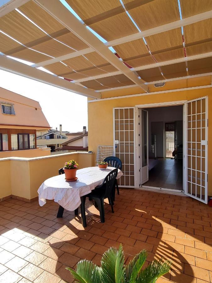 Attico Con Terrazzo Relax Apartment Ladispoli Luaran gambar