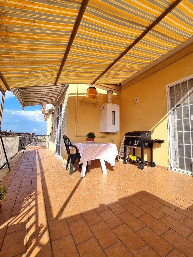Attico Con Terrazzo Relax Apartment Ladispoli Luaran gambar
